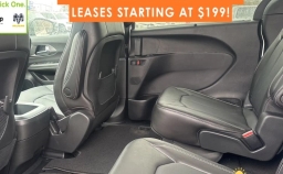 Chrysler Voyager LX FWD 2026