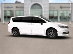 Chrysler Voyager LX FWD 2026