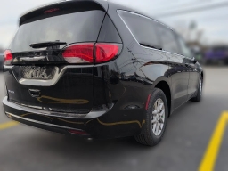 Chrysler Voyager LX FWD 2026