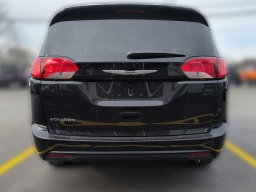 Chrysler Voyager LX FWD 2026