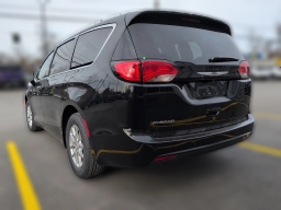 Chrysler Voyager LX FWD 2026