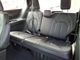 Chrysler Voyager LX FWD 2026
