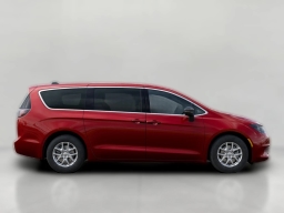 Chrysler Voyager LX FWD 2026