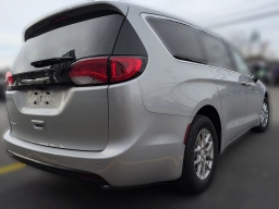 Chrysler Voyager LX FWD 2026