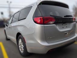 Chrysler Voyager LX FWD 2026