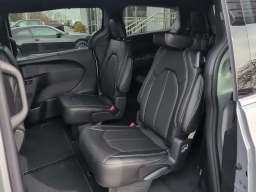 Chrysler Voyager LX FWD 2026