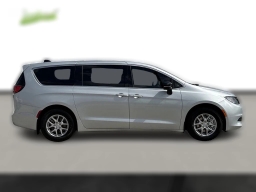 Chrysler Voyager LX FWD 2026