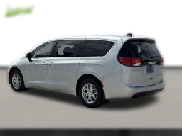 Chrysler Voyager LX FWD 2026