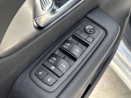 Chrysler Voyager LX FWD 2026