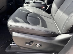 Chrysler Voyager LX FWD 2026
