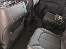 Chrysler Voyager LX FWD 2026