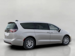 Chrysler Voyager LX FWD 2026