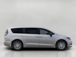 Chrysler Voyager LX FWD 2026
