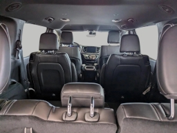Chrysler Voyager LX FWD 2026