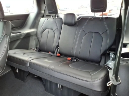 Chrysler Voyager LX FWD 2026
