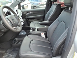 Chrysler Voyager LX FWD 2026