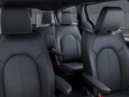 Chrysler Pacifica LX FWD 2027