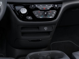 Chrysler Pacifica LX FWD 2027