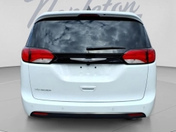 Chrysler Voyager LX FWD 2026