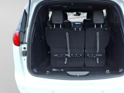 Chrysler Voyager LX FWD 2026