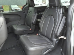 Chrysler Voyager LX FWD 2026