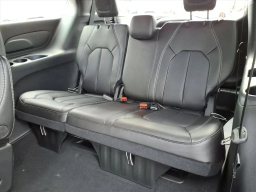 Chrysler Voyager LX FWD 2026