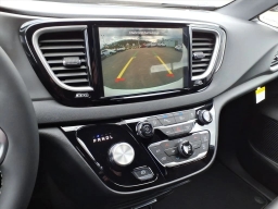 Chrysler Voyager LX FWD 2026