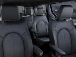 Chrysler Voyager LX FWD 2026