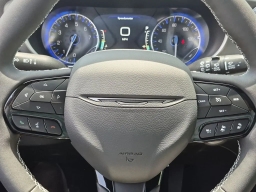 Chrysler Pacifica Limited FWD 2027