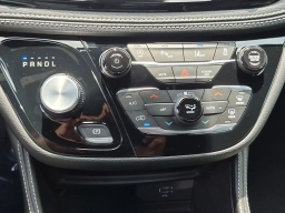 Chrysler Pacifica Limited FWD 2027