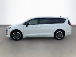 Chrysler Pacifica Limited FWD 2027