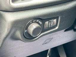 Chrysler Pacifica Limited FWD 2027