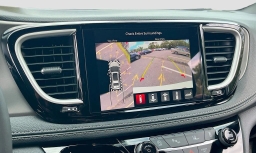 Chrysler Pacifica Limited FWD 2027
