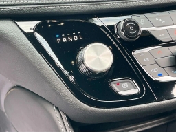 Chrysler Pacifica Limited FWD 2027