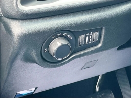 Chrysler Pacifica Limited FWD 2027
