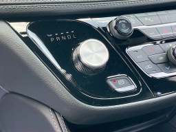 Chrysler Pacifica Limited FWD 2027