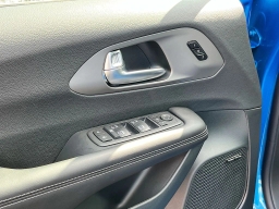 Chrysler Pacifica Limited FWD 2027