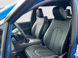 Chrysler Pacifica Limited FWD 2027