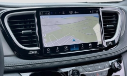 Chrysler Pacifica Limited FWD 2027