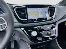 Chrysler Pacifica Limited FWD 2027