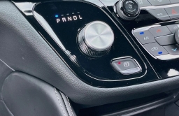 Chrysler Pacifica Limited FWD 2027