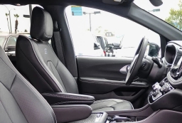 Chrysler Pacifica Limited FWD 2026