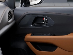 Chrysler Pacifica Pinnacle FWD 2026