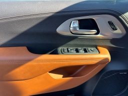 Chrysler Pacifica Pinnacle FWD 2026
