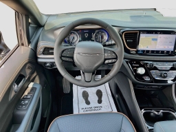 Chrysler Pacifica Pinnacle FWD 2027