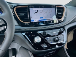 Chrysler Pacifica Pinnacle FWD 2027