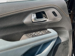 Chrysler Pacifica Pinnacle FWD 2027