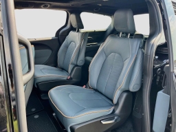 Chrysler Pacifica Pinnacle FWD 2027