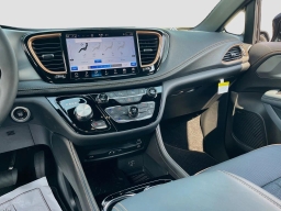 Chrysler Pacifica Pinnacle FWD 2027