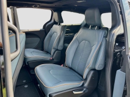 Chrysler Pacifica Pinnacle FWD 2027